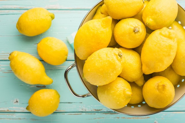 Praktični saveti: 3 načina da iskoristite koru od limuna u domaćinstvu