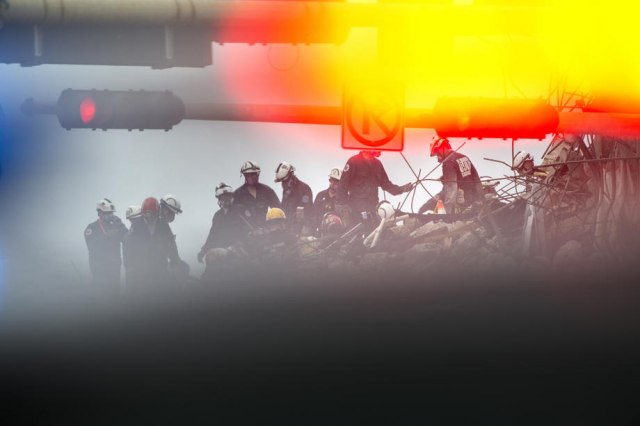 Još dva tela izvučena iz ruševina zgrade u Majamiju