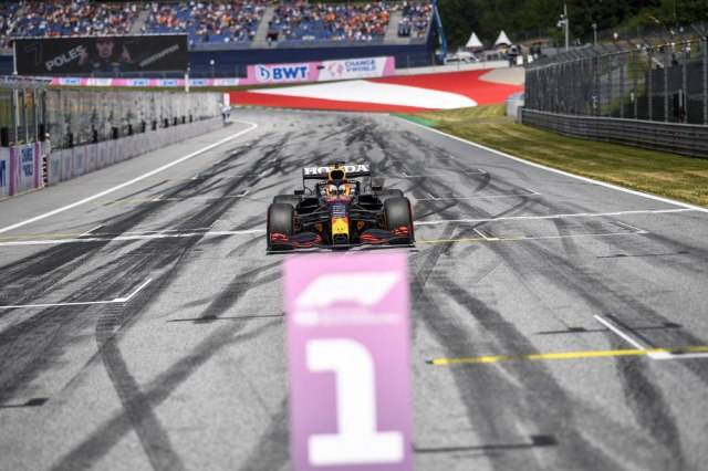 Ferstapen uz podršku navijača do pol-pozicije