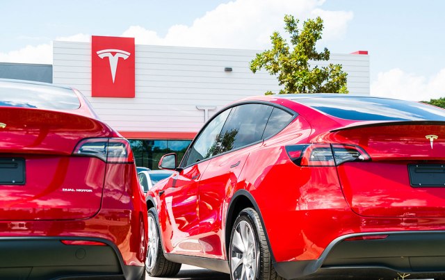 Tesla je nezaustavljiv: Preko 200.000 automobila za tri meseca - Vimarsana News