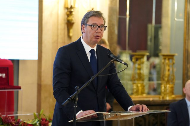 Vučić najavio: Minimalac 35.000 dinara