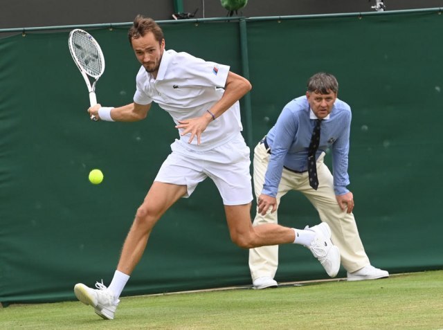Medvedev - victim of the organizers; Federer: 