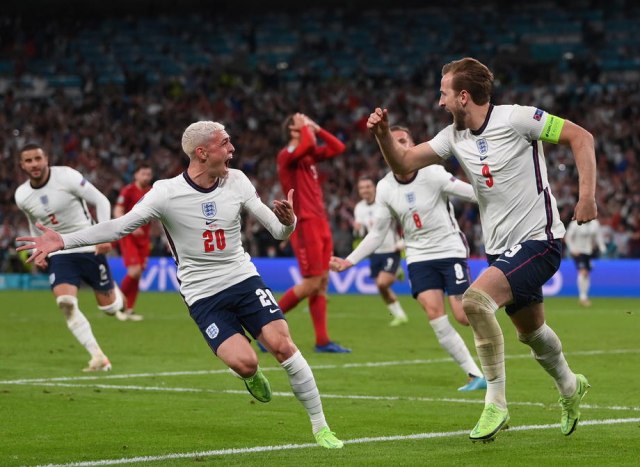 Engleska sa kontroverznog penala u svoje prvo finale na EURO!