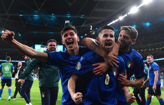 Italy through penalty shoot-out and great drama reached the finals!
