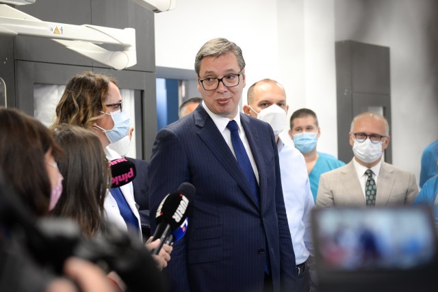 Vuèiæ najavio novo poveæanje plata: Ko može da ga oèekuje?