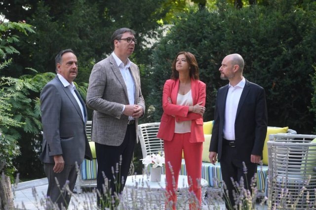 Vučić met with EP mediators in the inter-party dialogue PHOTO