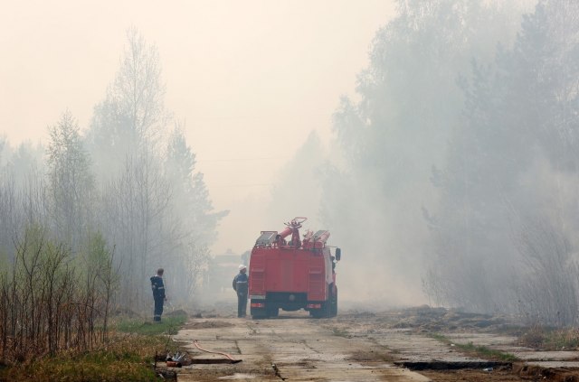 Šumski požari zahvatili rekordne površine, vatra guta sve pred sobom, gore kuće, evakuisani ljudi VIDEO/FOTO