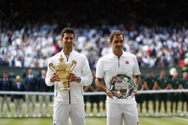 Federer čestitao Đokoviću titulu na Vimbldonu