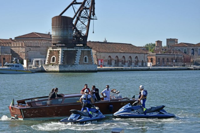 Italija zabranila kruzerima da plove Venecijom