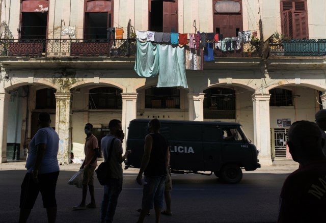 Kuba: Na ulici policija