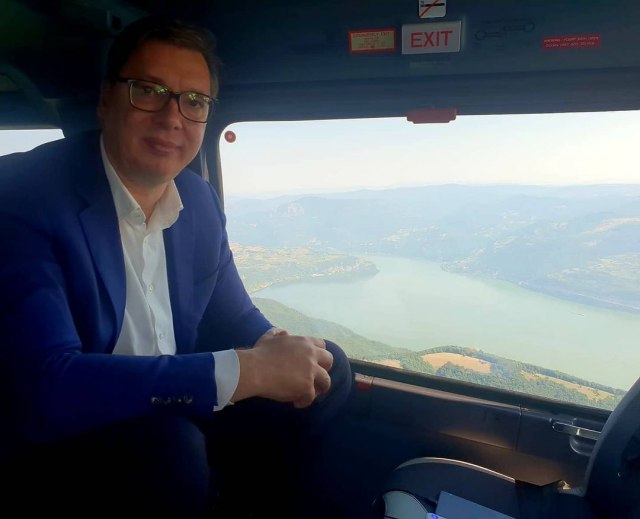 Vučić na putu za Kladovo: Srbija je prelepa, a Dunav njen biser FOTO