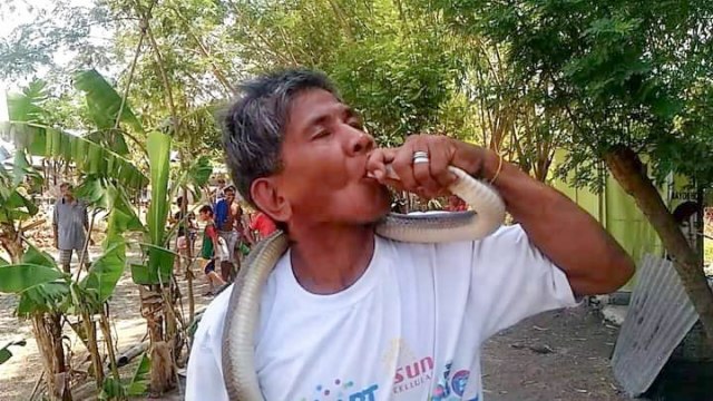 "Poljubac smrti" - tvrdio da je imun na zmije, pa od otrova i stradao