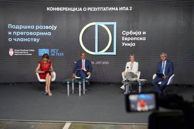 Verheji: Srbija otvara dva klastera