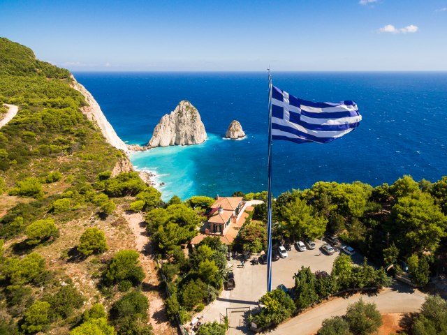 Grèka: Moguæe "zakljuèavanje" nevakcinisanih?
