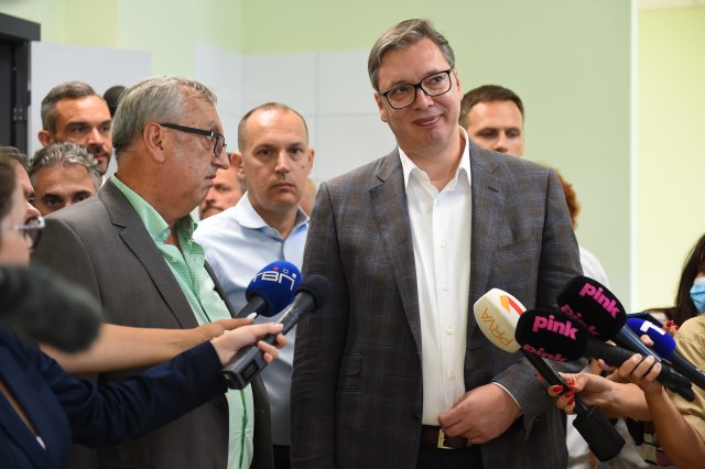 Vučić o Dečanima: Nisu bili ni 500 metara od izvorišta VIDEO