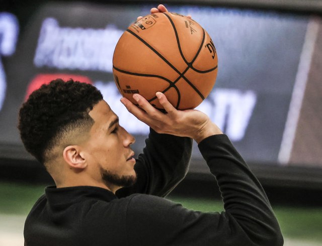 Devin Buker ispisao istoriju