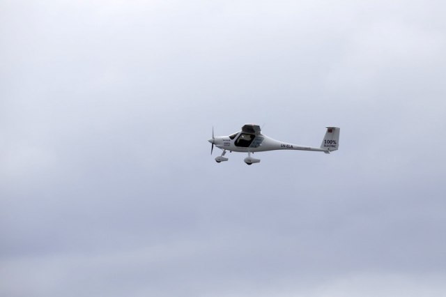Avionu ispao kofer; Pao je na korv kuće. U njemu iznenađenje, a pilot vozio bogate FOTO
