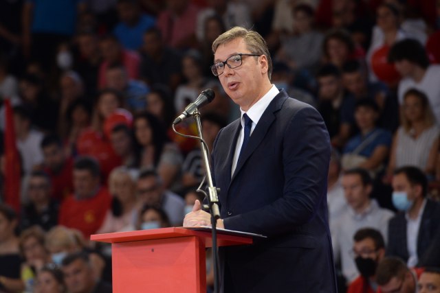 Vuèiæ: "Plate i penzije najveæe u srpskoj istoriji"