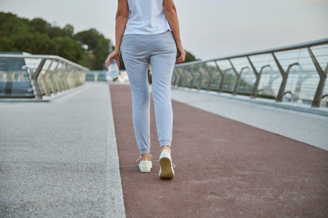 Korisnije od teretane: Pet razloga da svakoga dana brzo hodate 30 minuta