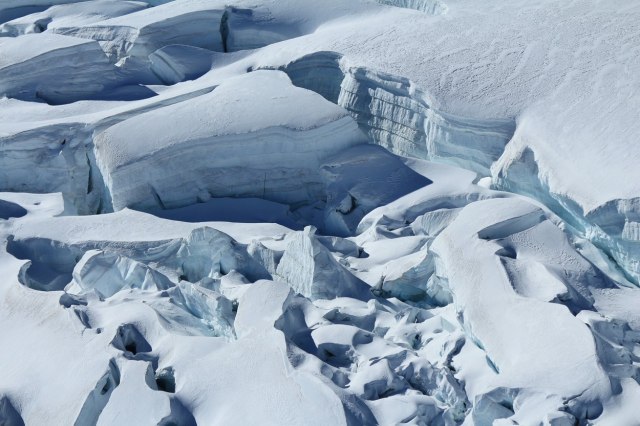 Uzorci leda na Tibetu kriju viruse stare 15.000 godina: Naučnici otkrili da ih ima 28