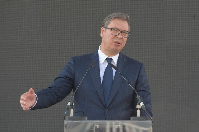 Vučić: I was thinking whether to answer, but I decided to speak and show everything