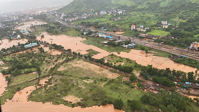 Indija: Najmanje 112 osoba stradalo u klizištima i poplavama