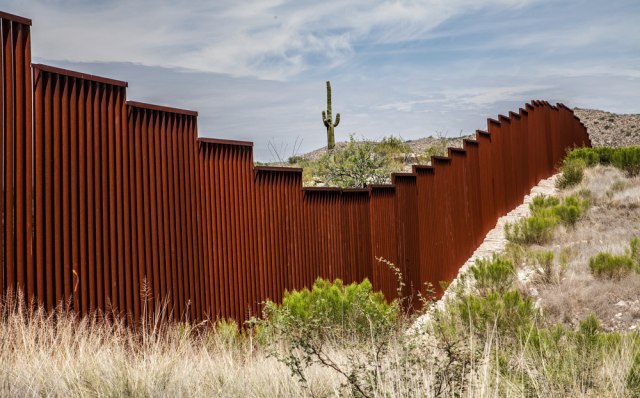 Amerikanac napravio zid ka Meksiku, sad bi da ga proda
