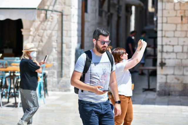 Mate Rimac se oženio i u crkvi, prvi ples na svadbenom veselju svirao Bajaga