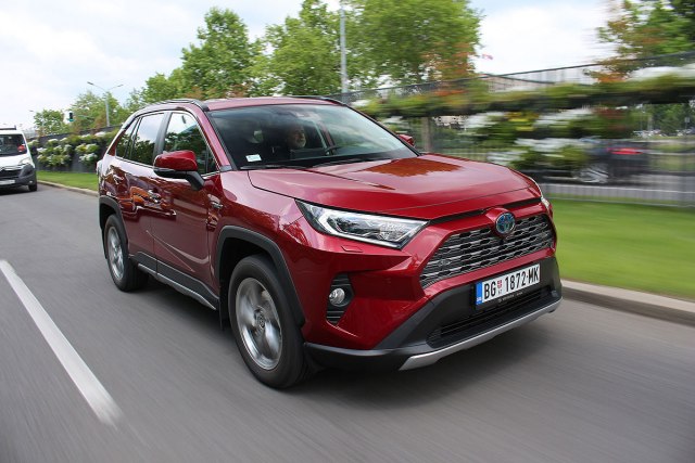 Test: Toyota RAV4 Hybrid AWD-i Premium