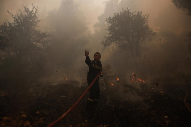 Ogroman šumski požar kod Antalije; Hoteli nemaju vodu i struju, evakuacija u toku FOTO/VIDEO
