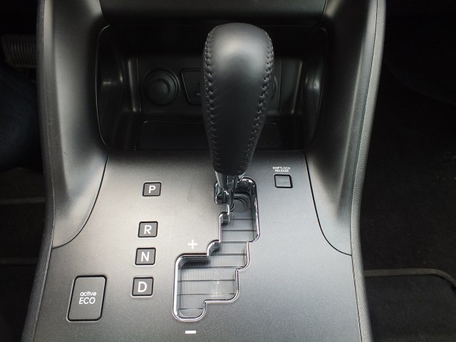 Automatski menjači: Da li treba povući ručnu pre isključivanja automobila?