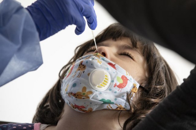 Srbija na pragu novog talasa? Broj zaraženih naglo raste, sve više ljudi u bolnicama