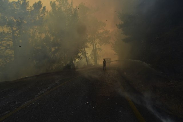 Besni požar veæ pet dana, raste broj mrtvih VIDEO/FOTO