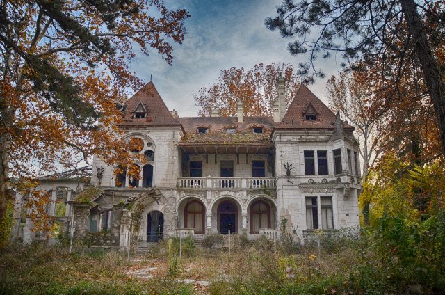 Napušteni dvorac u Srbiji – mesto koje je Klint Istvud izabrao za film FOTO