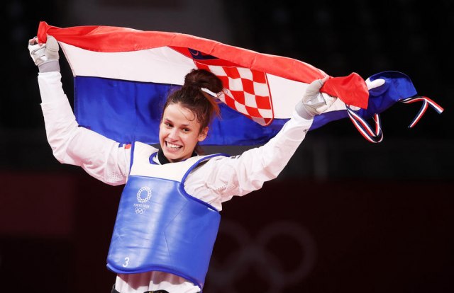 Slikala se sa Ðokoviæem, a sutra diže zastavu Hrvatske na obeležavanju "Oluje"