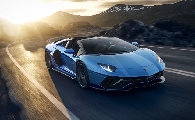 Labudova pesma: Lamborghini se oprašta od Aventadora moænom verzijom FOTO