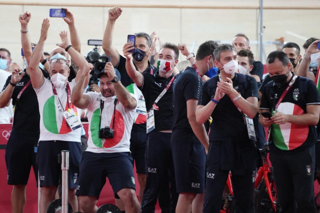 Zlato i svetski rekord za italijanske bicikliste u timskoj poteri