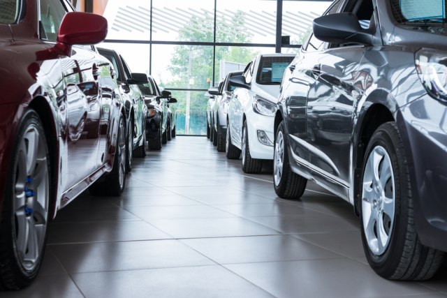 Prodaja novih automobila u Srbiji skoèila 28 odsto, za premijum proizvoðaèe nema zime