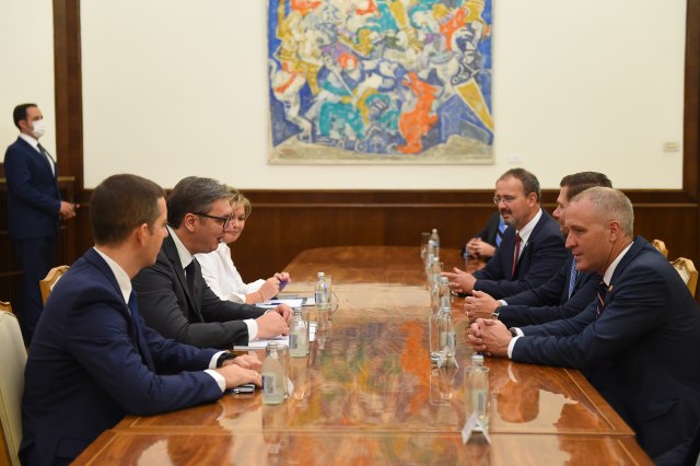 Vučić se sastao sa članovima delegacije Kongresa SAD-a FOTO