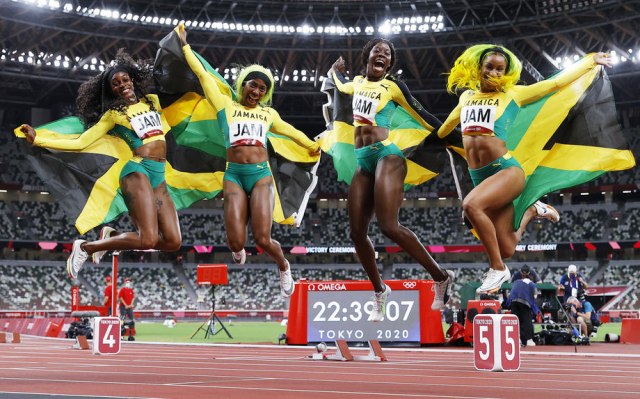 Jamajèankama zlato u štafeti na 4x100 metara