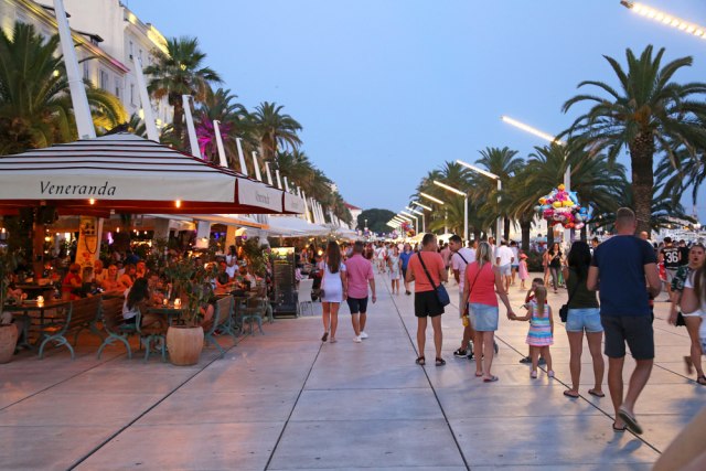 Ko to može da plati: Cene u Splitu "paprene" - pica 13 evra, a obrok za porodicu 133