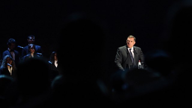 "Dobro nam otišao, gospodine Šmit", reèe Dodik i pomenu Hitlera