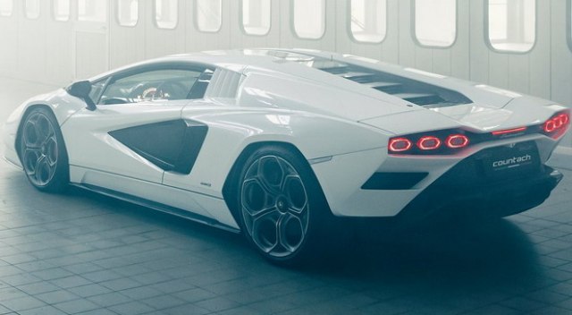 Photo: Lamborghini