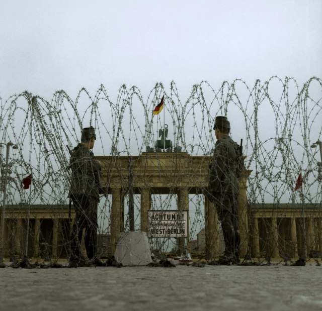 "Brandenburška kapija je zatvorena": Seæanje na poèetak izgradnje smrtonosnog - Berlinskog, zida