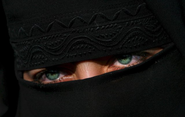 Svedoèenje o haosu u Kabulu za B92.net: "Žene su ovde kao hodajuæi mrtvaci"