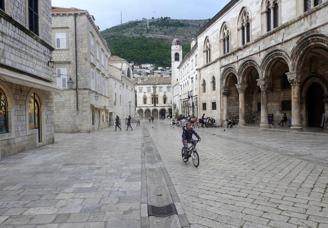 Turizam u Dubrovniku 1978. godine: Policajci svedoèili ko je pravio probleme
