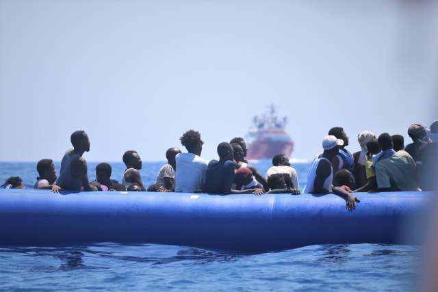 Italijanski brodovi izvukli 539 migranata sa ribarskog broda