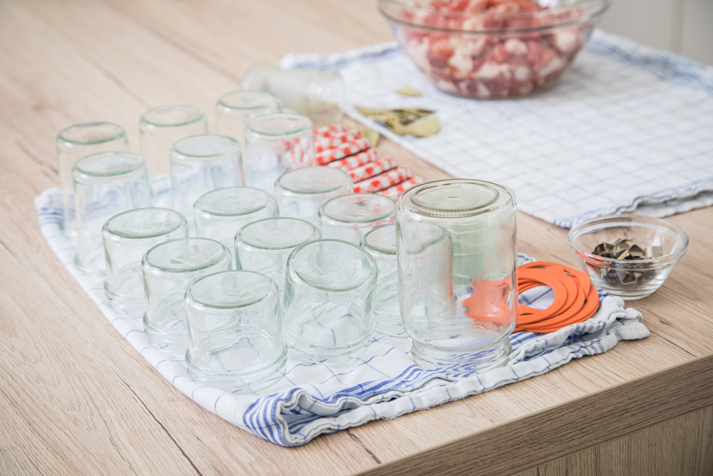 NE DOZVOLITE DA VAM ZIMNICA PROPADNE: Ovako se pravilno sterilišu tegle ako pripremate džem, ajvar, papriku...