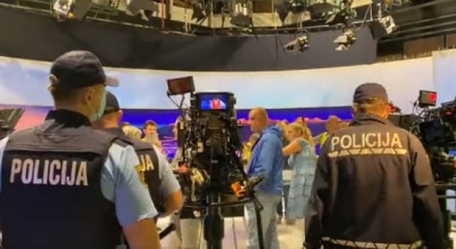 Anti-vaxxers storm Radio-Television Slovenia building, the incident aired live VIDEO