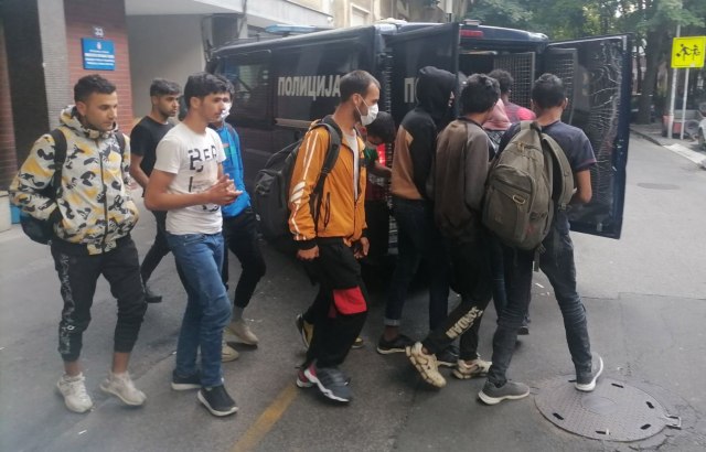 Policija u Beogradu pronašla 84 ilegalna migranta FOTO